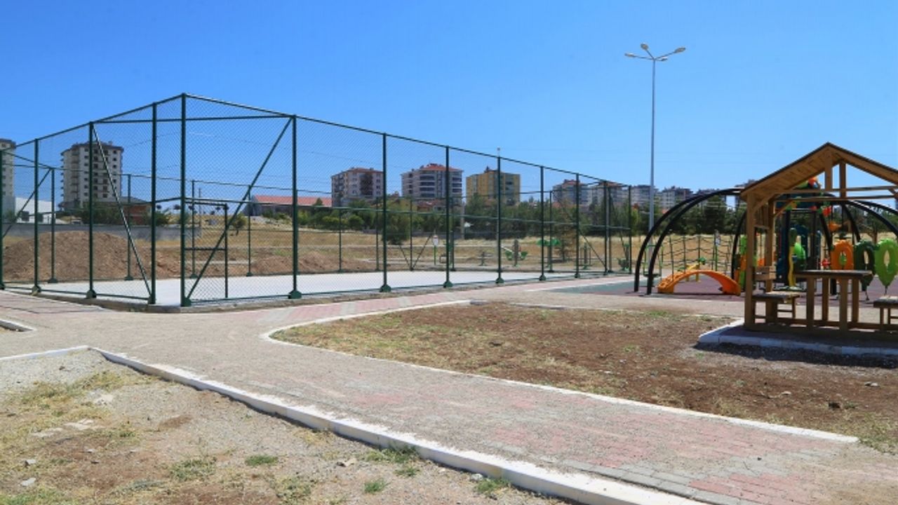 Uşak Belediyesi, kentte 14 yeni basketbol sahası kurdu