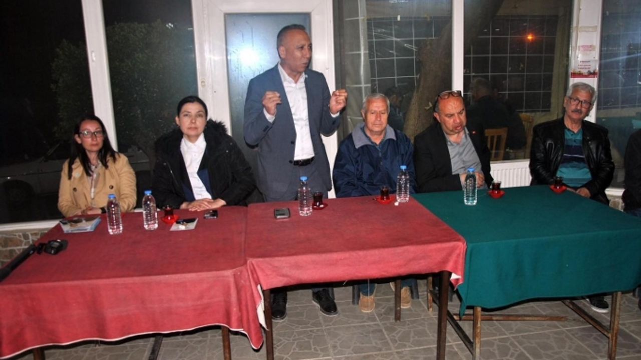 İYİ Parti Milletvekili adayı Muhammet Gür, Eşme'de seçim çalışması yaptı
