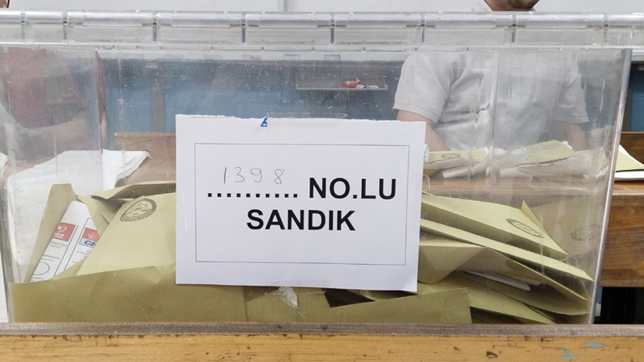 Uşak'ta yerel seçim önü dümen çevirenlere ceza