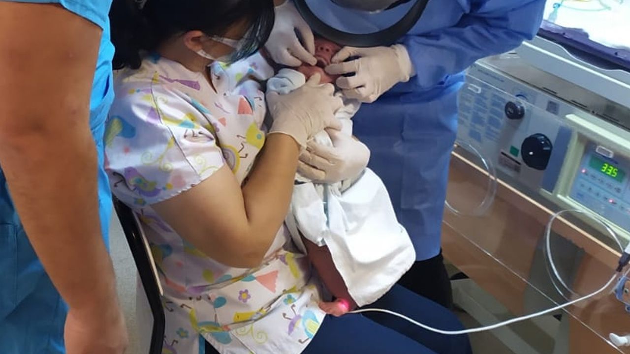 Uşak'ta mucize bebekleri iyileştiren efsane çocuk doktorunu da küstürdüler!