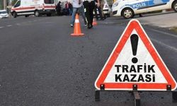 Uşak'ta OSB'ye işçi taşıyan 5 servis aracının karıştığı zincirleme trafik kazasında toplam 9 kişi yaralandı