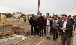 Uşak Belediyesi yıl içindeki ikinci sportif alan inşaatını Muharremşah'ta başlattı