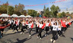 Uşak, İzmir, İstanbul ve tüm Türkiye'de okullara Cumhuriyet Bayramı tatili