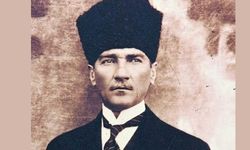 Atatürk'e Fatiha okutan hocaları tebrik etti! Uşak'ta da Atamızı ananlar oldu!