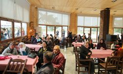 Karaağaç göleti çevresine, çay tost parasına serpme kahvaltı yapılacak salaş konsept mekan açıldı