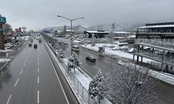 Uşak-Ankara ve Uşak-İstanbul arası giden sürücüler, buzlanmaya dikkat etmeliler!