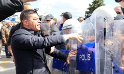 Polis kalkanına yumruk atan Marmaris Belediye Başkanı için soruşturma