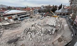 Uşak Ulu Camii cemaati ve bölge esnafı rahat bir nefes almak istiyor!