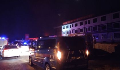 Uşak-Ulubey yolundaki özel okulun çatısı aniden yandı