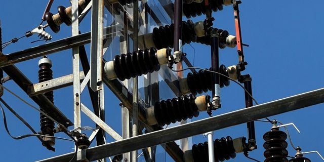 Uşak'taki leylekleri elektrik çarpmayacak!