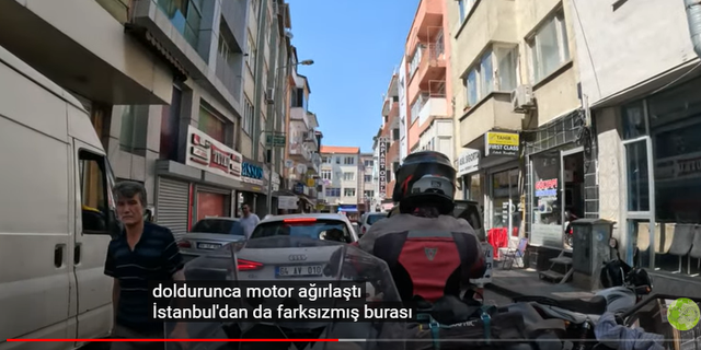 Motosikletli youtuberler de Uşak'ın trafiğine hayret etti
