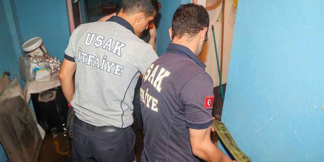 Uşak'ta şiddetli yağış ve rüzgar var, göz gözü görmüyor