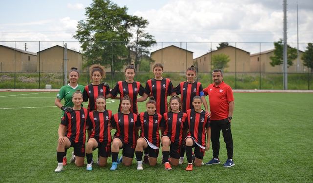 Uşak Belediye Kadın Futbol Takımı, 2. Lig’e çıktı