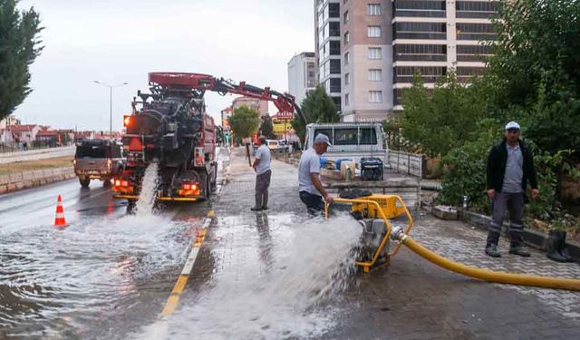 Meğer Uşak'ı 100 yılı aşkın süre sele karşı koruyan kanalları sökmüşler!