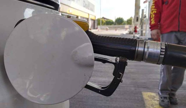 Benzine depoda 100 TL indirim! Uşak, İzmir ve Aydın akaryakıt fiyatları