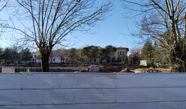 Uşak'ın eski Kız Meslek Lisesi'nin arsasına 2 bin 500 kişilik Millet Camii yapılacak