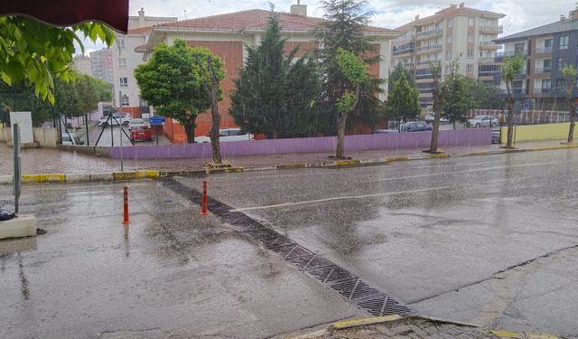 22 Nisan 2025'ten itibaren Uşak, Kütahya, Afyonkarihisar, Manisa ve bir çok ilde Nisan yağmurları etkili olacak