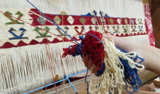 Eşme Kilim Festivali, belediye kasasından para çıkmadan yapılacak