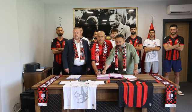 Uşakspor'da 7 oyuncu ile sözleşme imzalandı