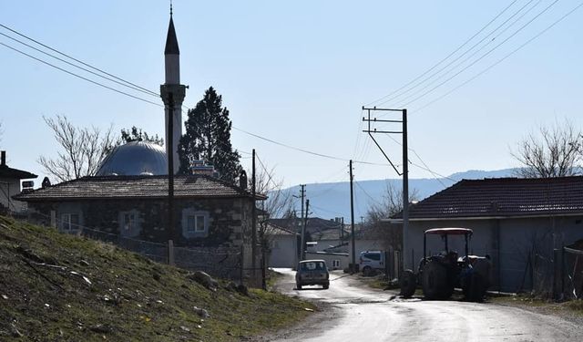 Uşak'taki bu camiye toplanan yardımlar soruna dönüştü!