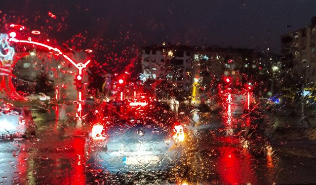 Uşak, Kütahya, Afyonkarahisar, Manisa ve Denizli'de yağış devam edecek ve sıcaklık düşecek!