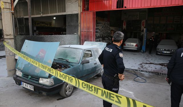 Merkezefendi'de otomobile LPG tankı yapılırken patlama oldu 8 kişi yaralandı