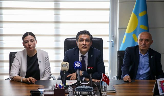 Buğra Kavuncu, Uşak İYİ Parti'de önemli açıklamalar yaptı
