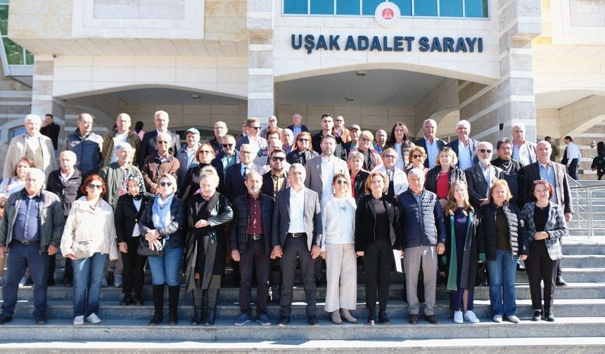 Uşak Lisesi Müdürü hakkında 'cübbe ve sarık' nedeniyle suç duyurusunda bulundular