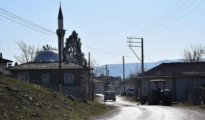 Uşak'taki bu camiye toplanan yardımlar soruna dönüştü!