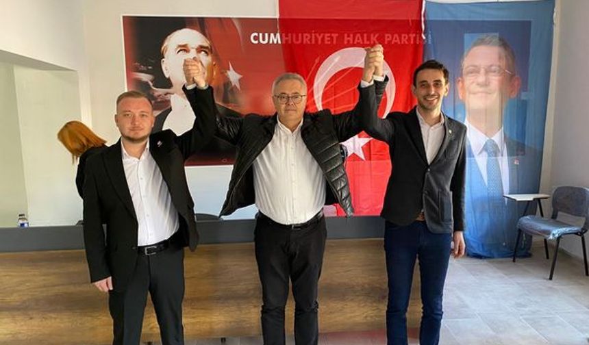 Uşak CHP'de yeni dönemin İl Gençlik Kolları Başkanı Murat Kahraman oldu