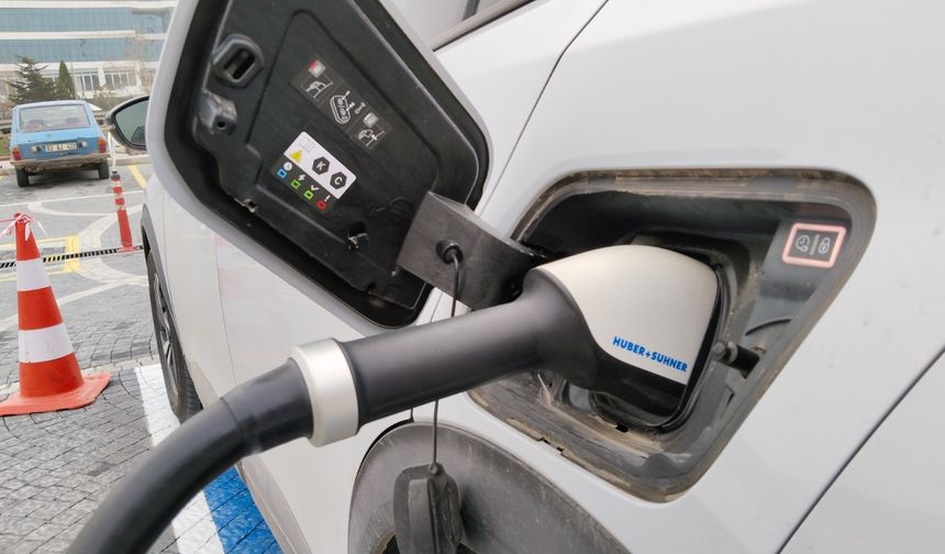 Elektrikli araçla uzun yola çıkma obsesyonuna karşı rehber hazırladılar!