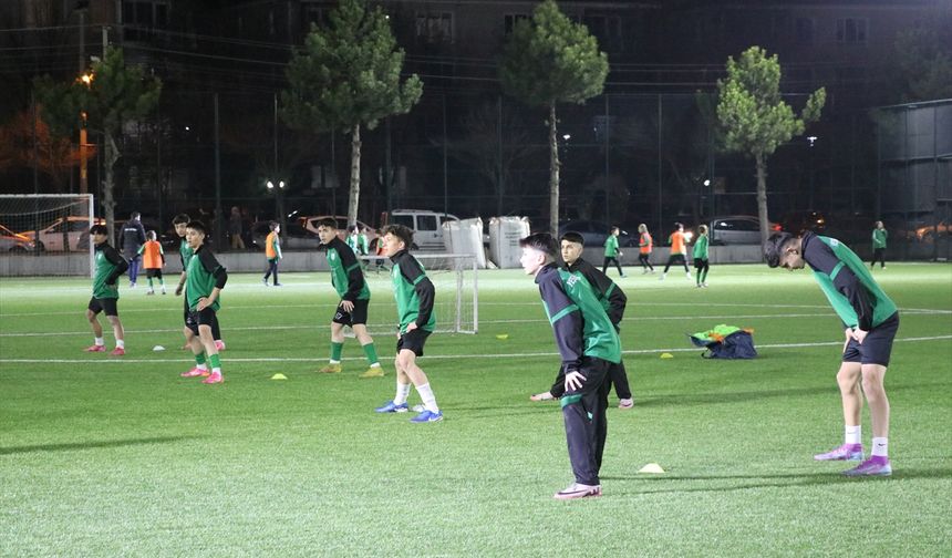 1200 genç, Kütahya Yeşilayspor'la kötü alışkanlıklardan uzak duruyor